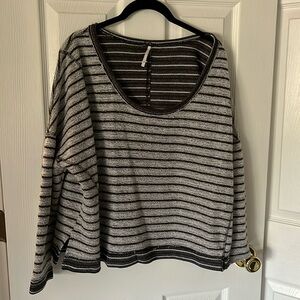 EUC Free People oversized off the shoulder top, sz XS